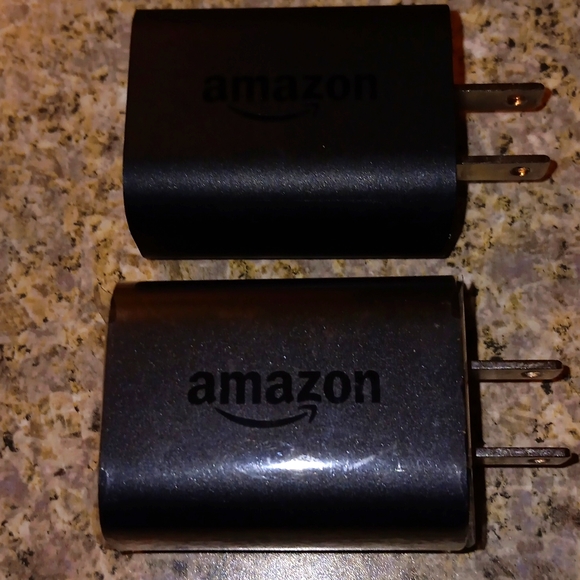 Amazon USB wall charger 2 - Picture 2 of 2